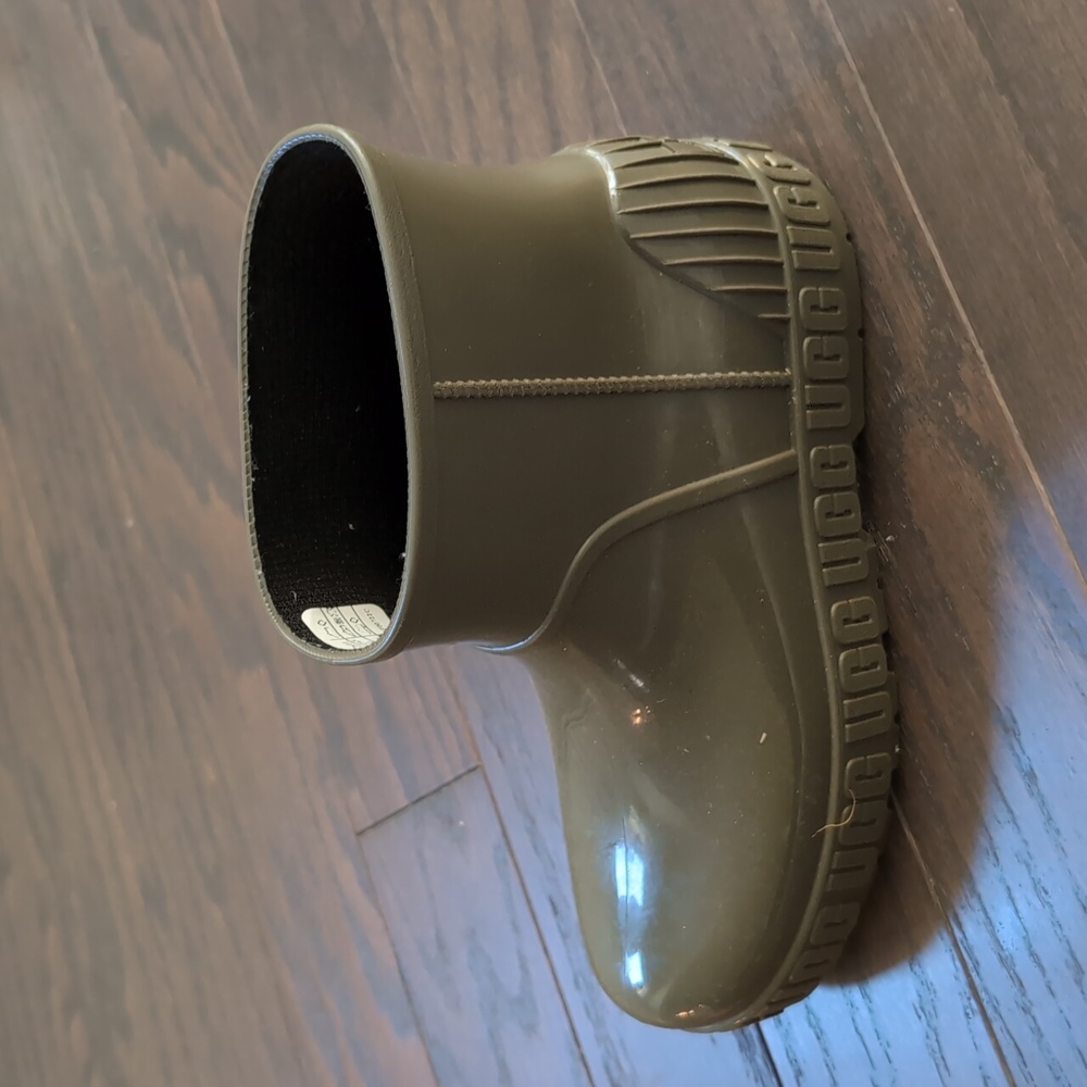 UGG Size 8 Olive Green Rain Boot - Picture 6 of 11